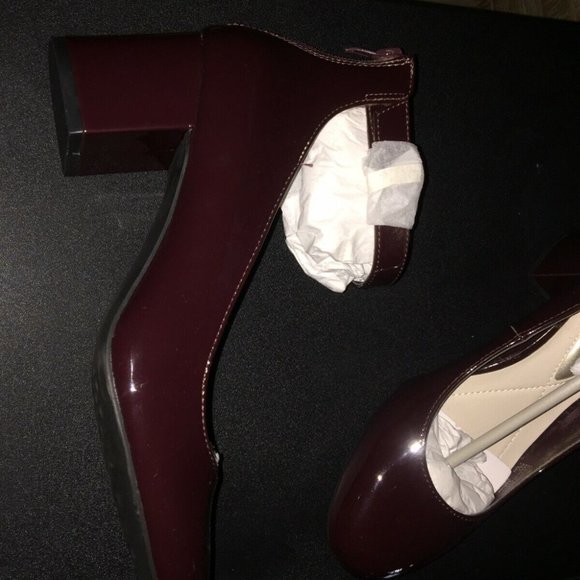 ALFANI WOMEN'S ASHIAAP ROUND TOE ANKLE STRAP CLASSIC PUMPS IN MULBERRY~ 7.5 MED - Picture 3 of 4